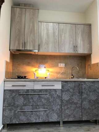 Гостевой дом TEMO GUEST HOUSE 10 Батуми Классический трехместный номер-1